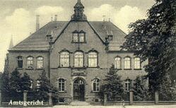 Schwarzweißfoto des alten Amtsgerichts aus den 50er Jahren Schwarzweißfoto des alten Amtsgerichts aus den 50er Jahren